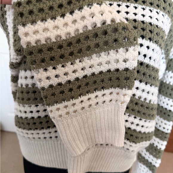 Pink Republic White and Green Knit Top - Picture 3 of 6